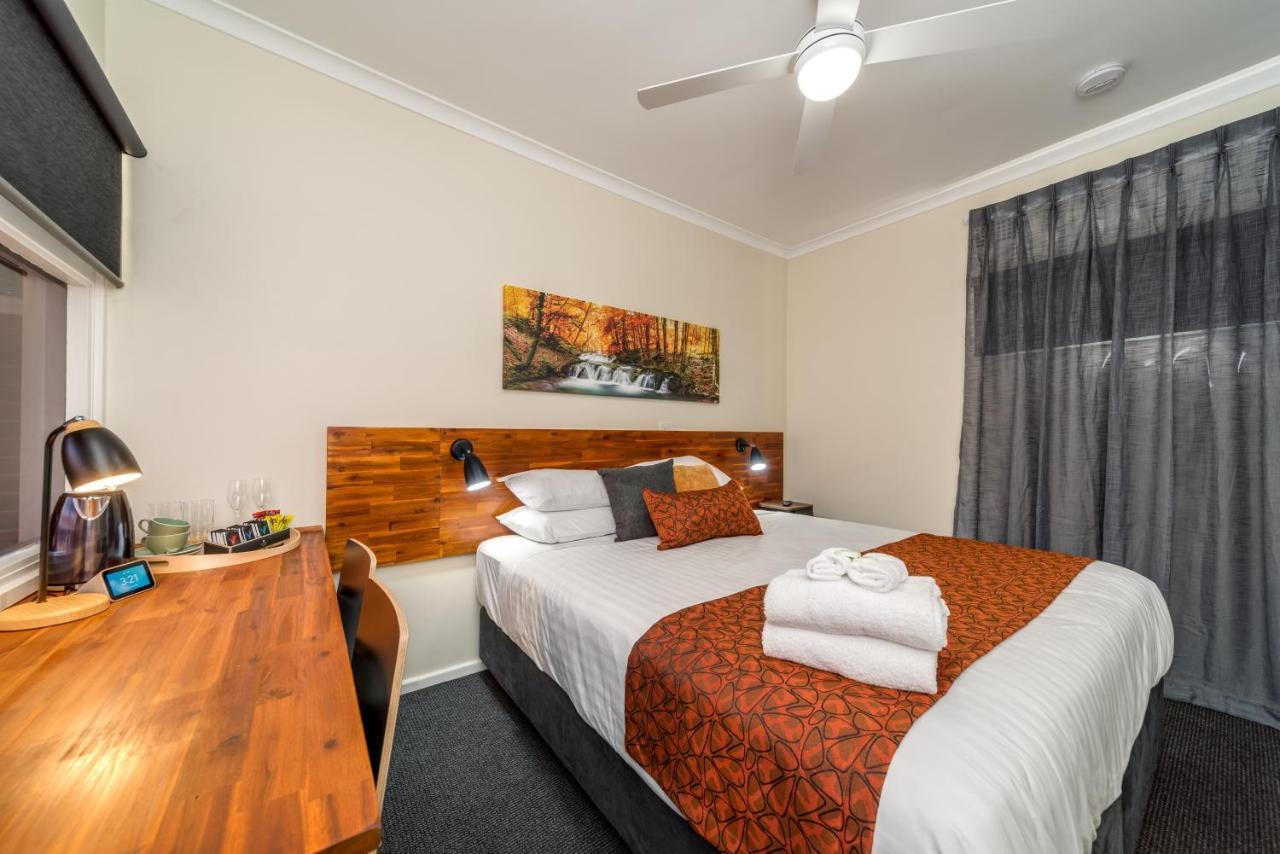 Black Sheep Motel Goulburn Dış mekan fotoğraf